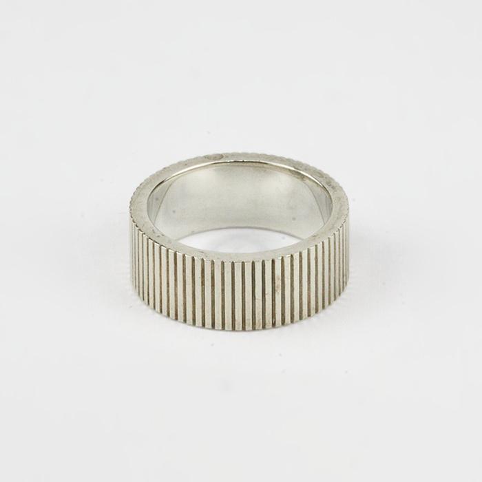 TIFFANY&Co. ＜約17号＞ティファニー 幅広8mm シルバー製コイン