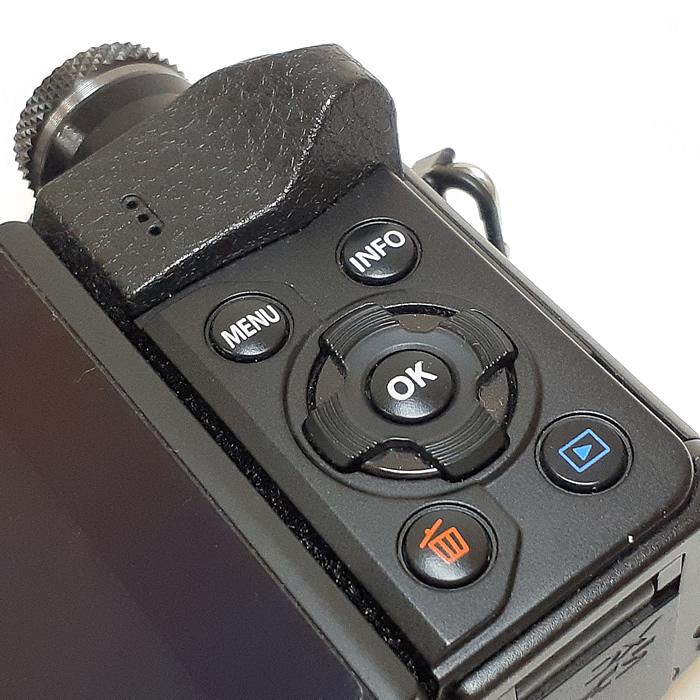ショット数3570/美品】オリンパス OM-D E-M10 MarkII ミラーレス一眼 