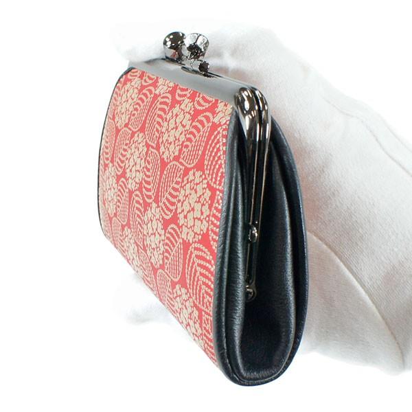 印伝 甲州印伝 印傳屋 上原勇七 財布 がまぐち 小銭入れ 1501 あじさい 紫陽花 紫地×ピンク漆 鹿革 本革 レザー 花柄 ブランド 冬物 冬ギフト クリスマス 贈り物 YM01 印傳屋（INDEN-YA） 印伝 甲州印伝 上原勇七 財布 印伝がま口財布