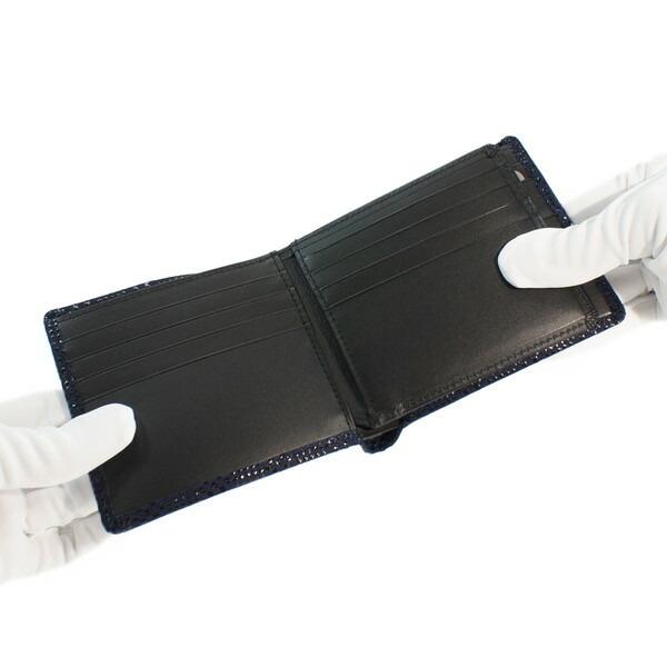 印伝 甲州印伝 印傳屋 上原勇七 財布 二つ折り財布 2009 変わり市松小 紺地×黒漆 鹿革 本革 レザー キャッシュレス 和柄 ブランド 冬物 冬ギフト クリスマス 贈り物 YM01 印傳屋（INDEN-YA） 印伝 甲州印伝 上原勇七 財布 二つ折り財布 2009