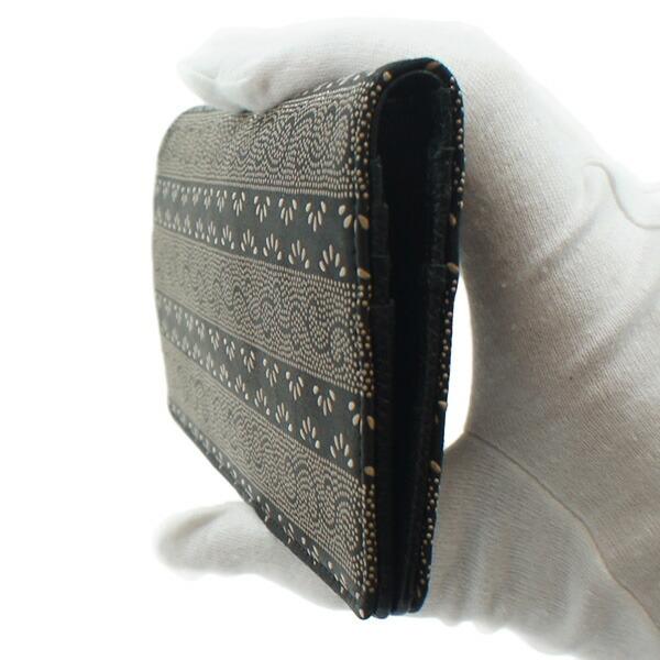 印伝 甲州印伝 印傳屋 上原勇七 財布 長財布 束入れ 2110 爪唐草 黒地×白漆 鹿革 本革 レザー 和柄 ブランド 冬物 冬ギフト クリスマス 贈り物 YM01 印傳屋（INDEN-YA） 印伝 甲州印伝 上原勇七 財布 長財布 印伝財布 束