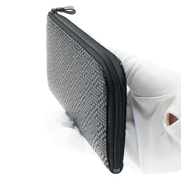 印伝 甲州印伝 印傳屋 上原勇七 財布 長財布 束入れ 2315 変わり市松小 黒地×黒漆 鹿革 本革 レザー 和柄 ブランド 冬物 冬ギフト クリスマス 贈り物 YM01 印傳屋（INDEN-YA） 印伝 甲州印伝 上原勇七 財布 長財布 印伝財布 束