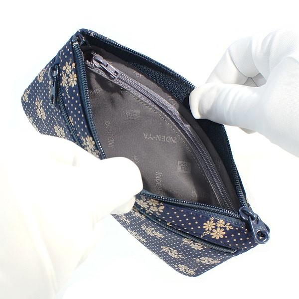印傳屋（INDEN-YA） 印伝 甲州印伝 上原勇七 ポーチ 通帳入れ 薄型
