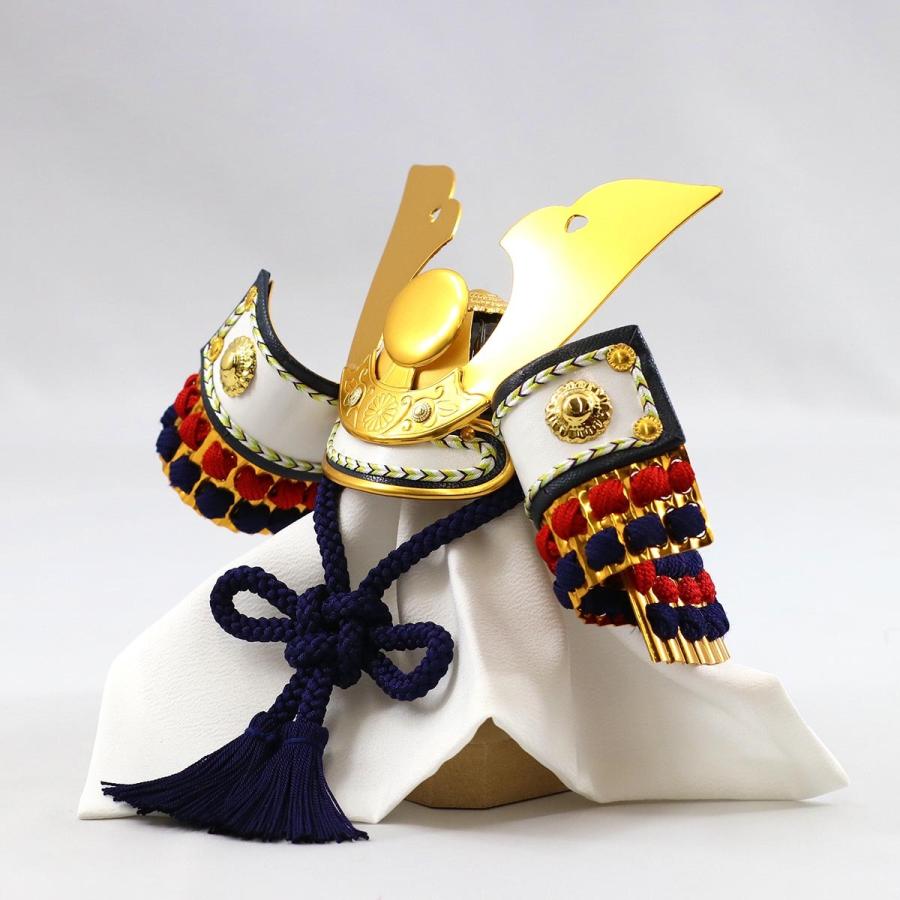 往復送料無料 五月人形 兜 吉徳 吉徳大光 兜飾り 豆 大鍬形 市松模様 木製 円形 三日月形飾り台 小 コンパクト おしゃれ Materialworldblog Com