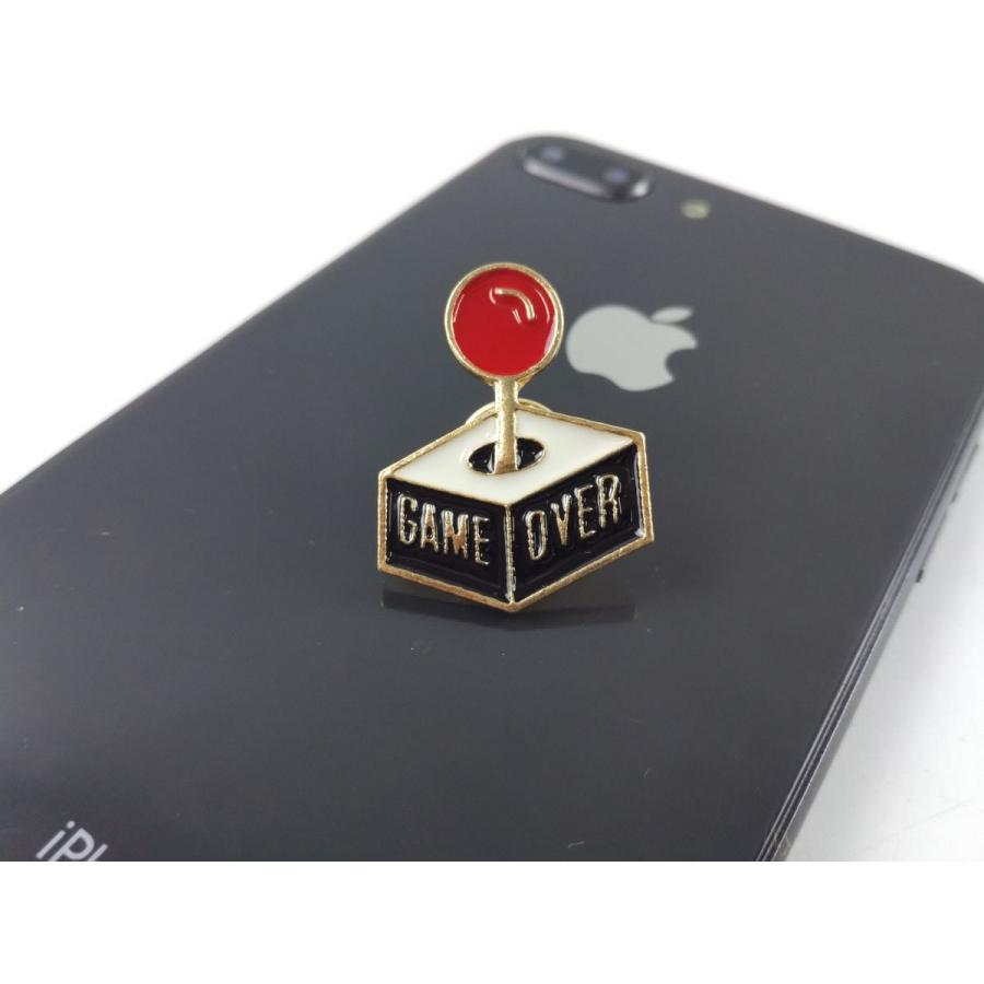 ピンバッジ GAME OVER ピンズ ゲーム コントローラー 面白 小物 2.3cmX3.1cm DM便送料無料 KE1430まるとも