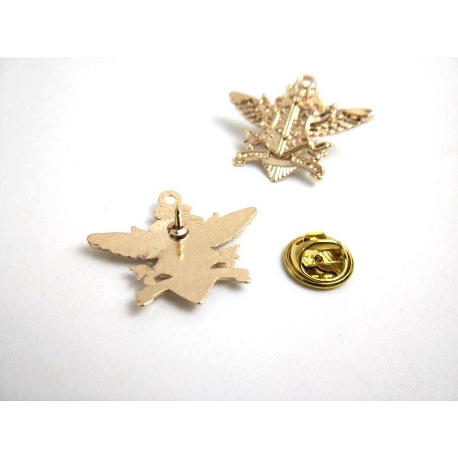 紋章風 羽根 翼 盾 ピンバッジ ピンズ 2個セット ゴールド 3cmx2.4cm