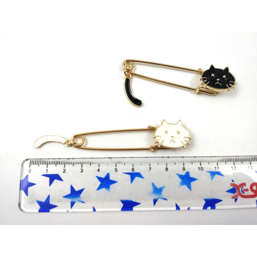 ネコ 安全ピン ブローチ 2個セット 黒猫 白猫 9.4cmX1.7cm おしゃれ