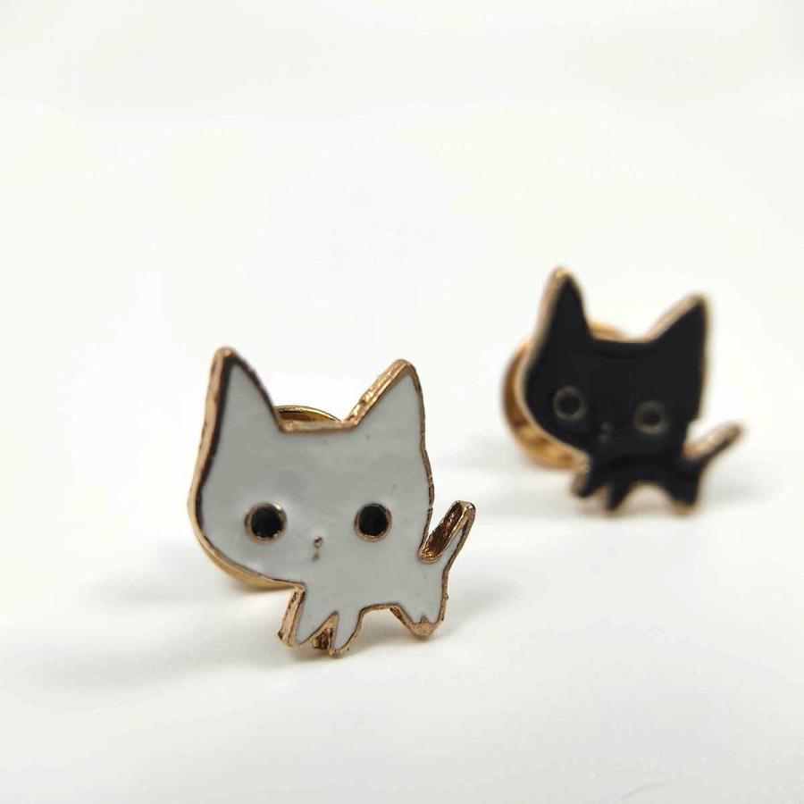 猫キャラクター リール付きピンバッジ 黒猫 白猫 ピンバッジ 2個セット ピンズ 2cmX2.4cm 猫 ネコ かわいい