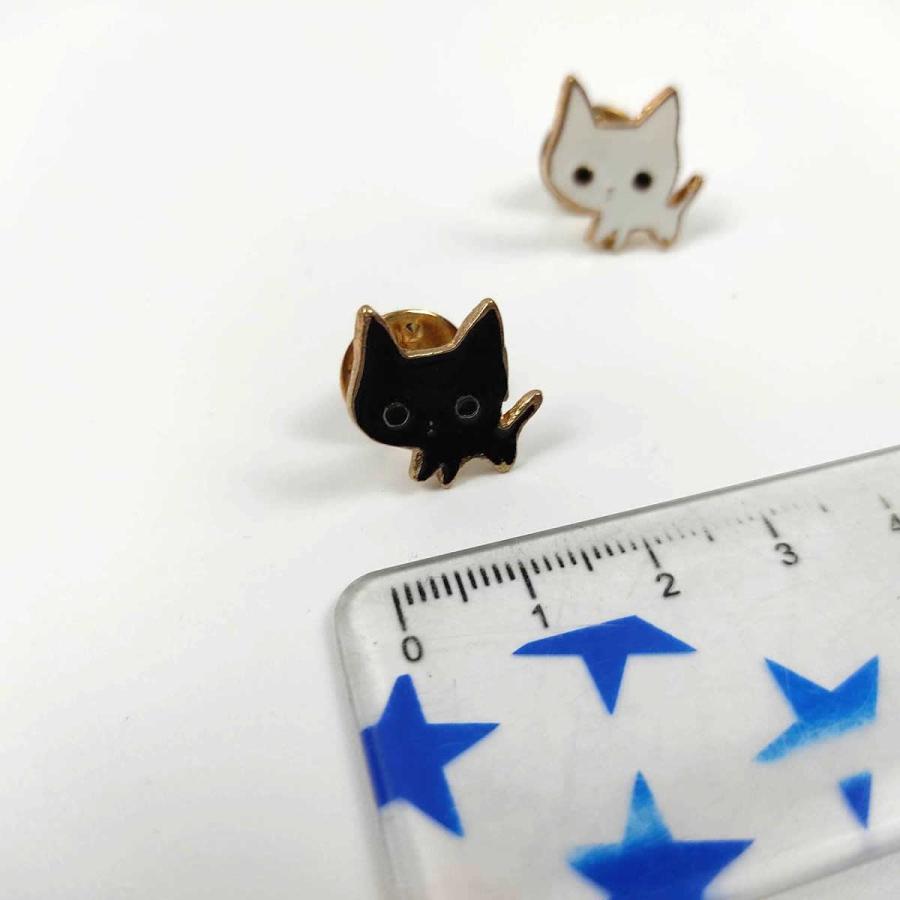 黒猫 白猫 ピンバッジ 2個セット ピンズ 2cmX2.4cm 猫 ネコ かわいい