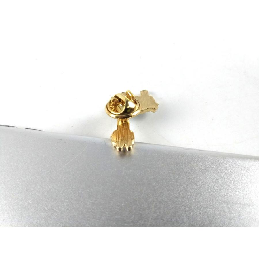 アルパカ ピンバッジ 小物 3cm X 1.5cm 留め具 バッチ おしゃれ 飾り方