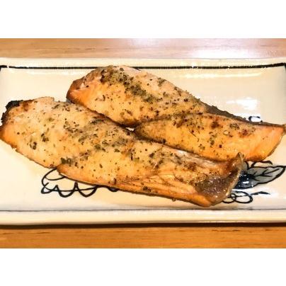 北海道宗谷産 高級新巻鮭 めぢか 姿切身 1尾4分割パック 009 海産物天然鮭のマルトウ 石井商店 通販 Yahoo ショッピング