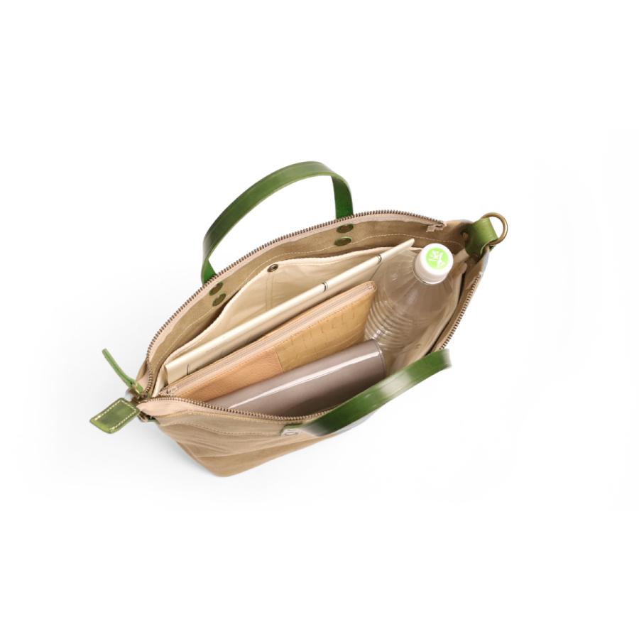 リリイ REALMIND LILY パルケ2 6号パラフィン加工帆布と牛ヌメ革の異