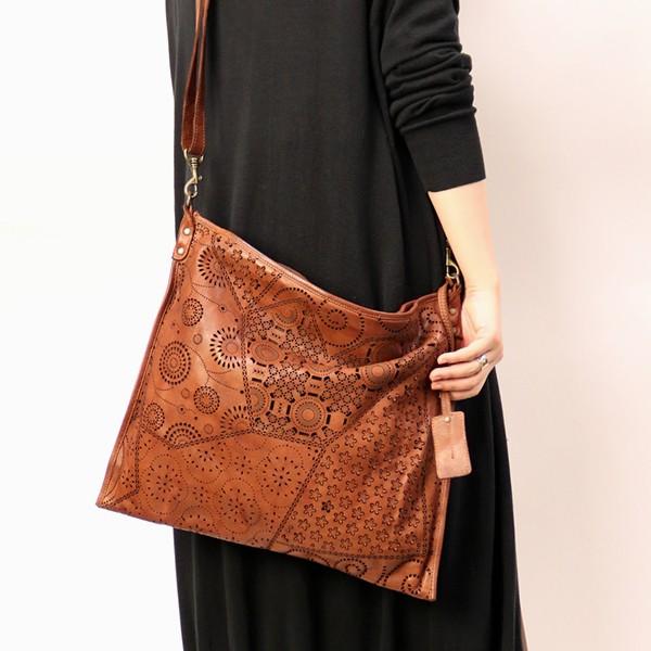 AL'X アレックス 珍しいパンチングレザーのウォッシュ加工 2way バッグ 本革 革 レザー レディース |  | 02