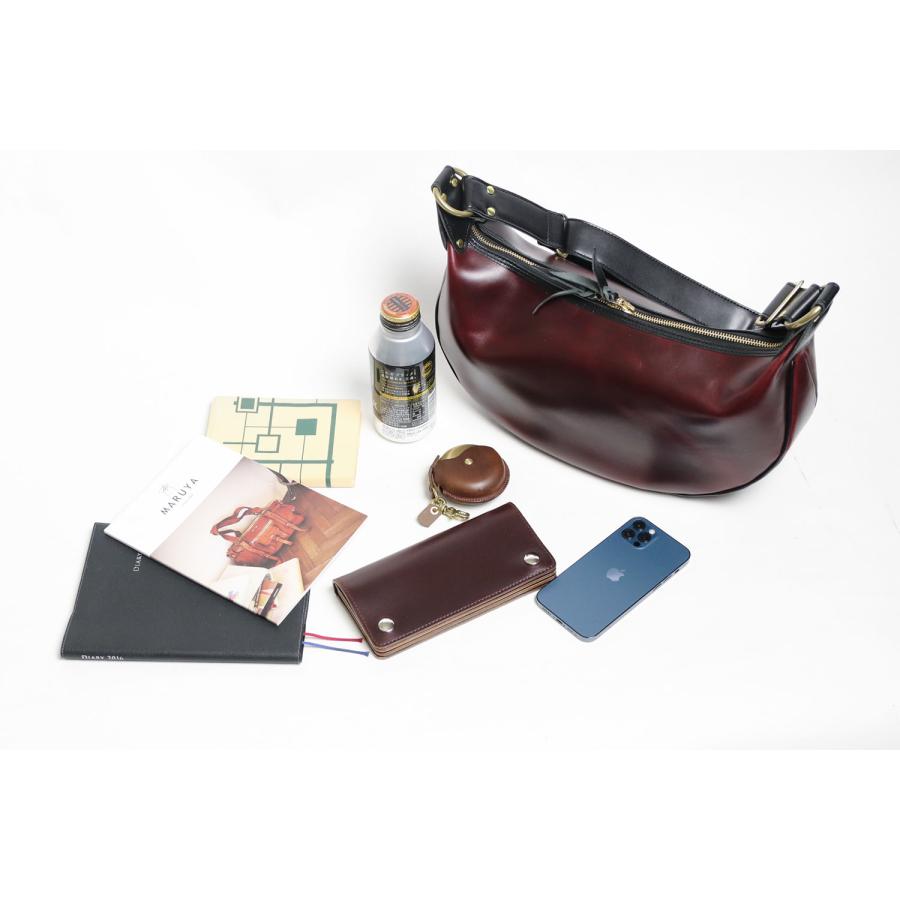 INCEPTION インセプション Chromexcel Leather BANANA BAG 経年変化 を楽しめる 茶芯 ショルダーバッグ ボディバッグの画像