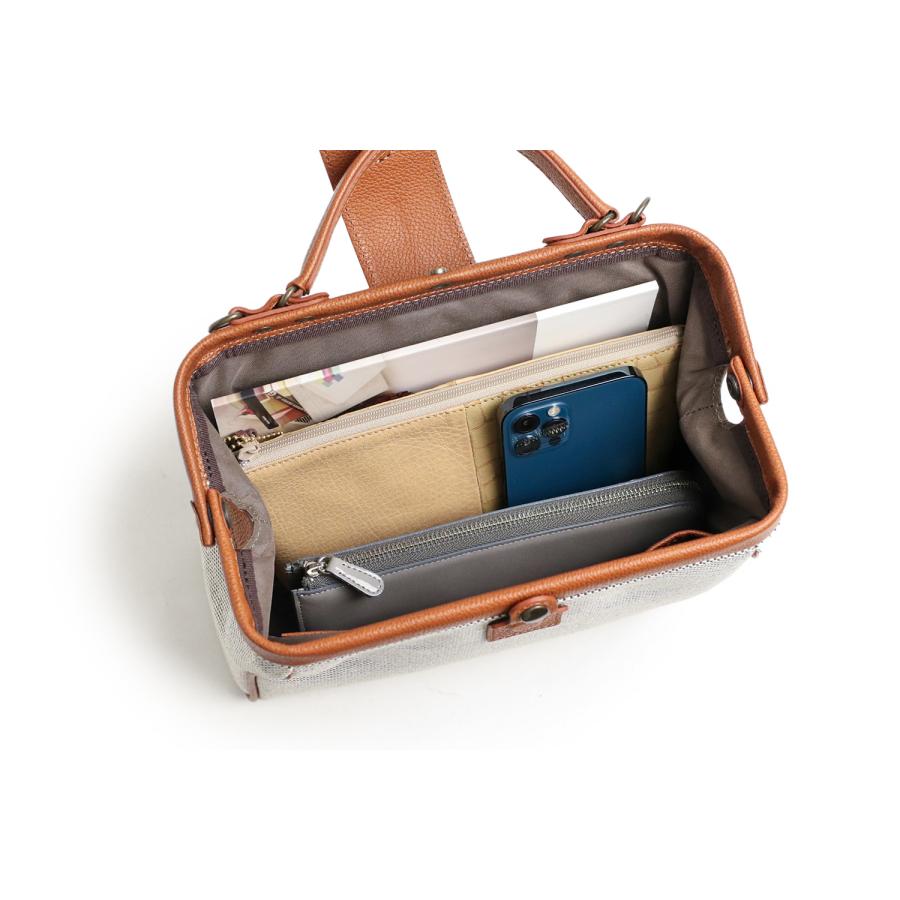 Atelier nuu Parcel nano dulles matche` 倉敷帆布×国産シュリンク牛革パカっと大きな開口が使いやすい「ナノダレス」バッグ 本革 革 レザー レディース | 豊岡鞄 | 15