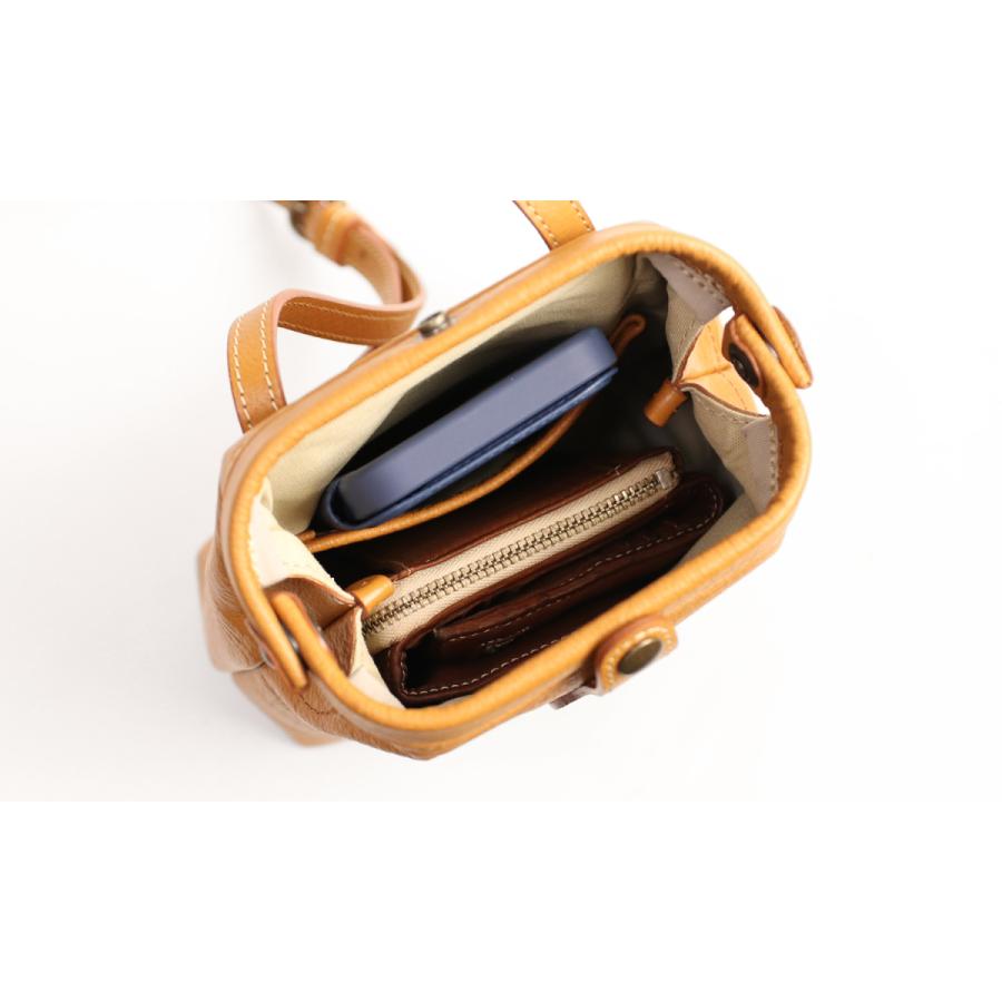 Atelier nuu  Lezza botanica vino パカっと開くミニバッグ ダレス コンパクト 口金 アトリエヌウ 豊岡鞄 ミニショルダー 本革 革 レザー レディース | 豊岡鞄 | 12