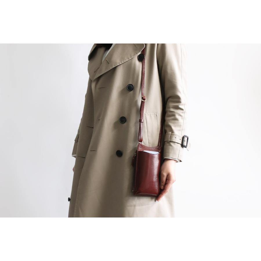 Atelier nuu  Lezza botanica vino シンプルな スマホポシェット コンパクト アトリエヌウ 豊岡鞄 ミニショルダー 本革 革 レザー レディース | 豊岡鞄 | 02