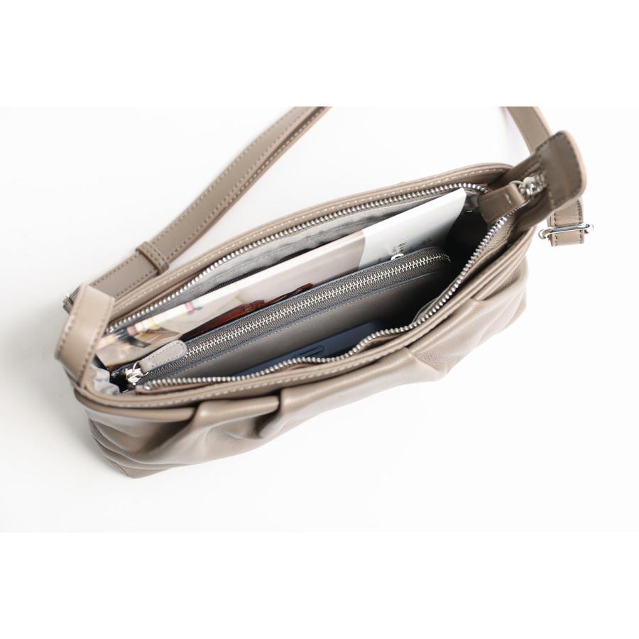 ARUKAN ラムーア  シンプルなラム革のドレープショルダーバッグ  大人 上品 高級感 シンプル | Arukan | 11