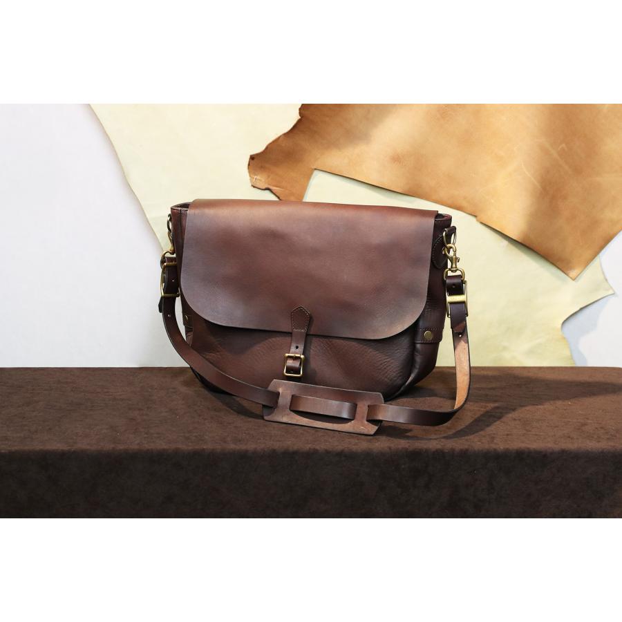 vasco（ヴァスコ） オールドオイルシリーズ LEATHER POSTMAN SHOULDER