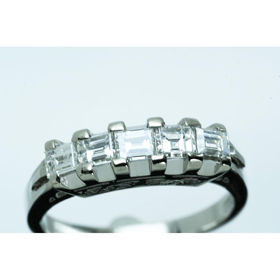 Pt900リング ダイヤ一文字 D0.69 4.9g 昭和レトロリング 11号 仕上げ済 中古品 程度Aの画像