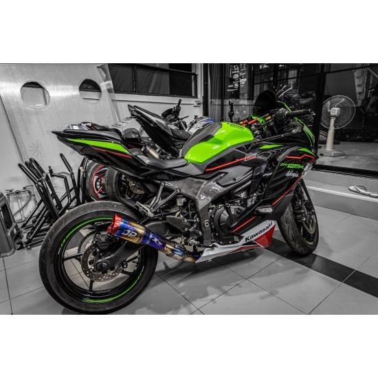 カワサキ Ninja ZX-25R カーボン スイングアームカバー hb7 カワサキ Ninja ZX-25R カーボン スイングアームカバー hb7