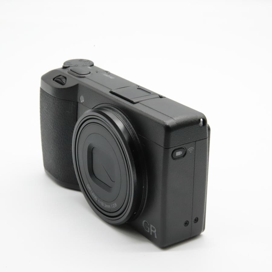 リコー □ほぼ新品□ RICOH GR III デジタルカメラ GRIII GR3 リコー □ほぼ新品□ RICOH GR III デジタルカメラ GRIII GR3
