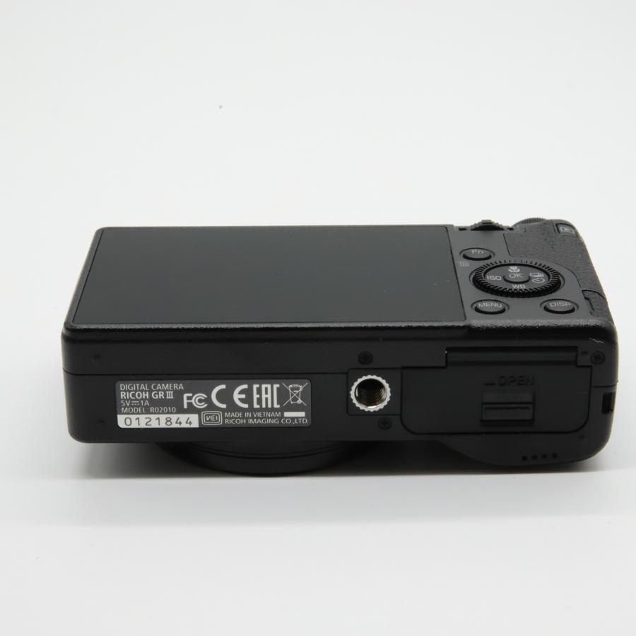 リコー □ほぼ新品□ RICOH GR III デジタルカメラ GRIII GR3 リコー □ほぼ新品□ RICOH GR III デジタルカメラ GRIII GR3