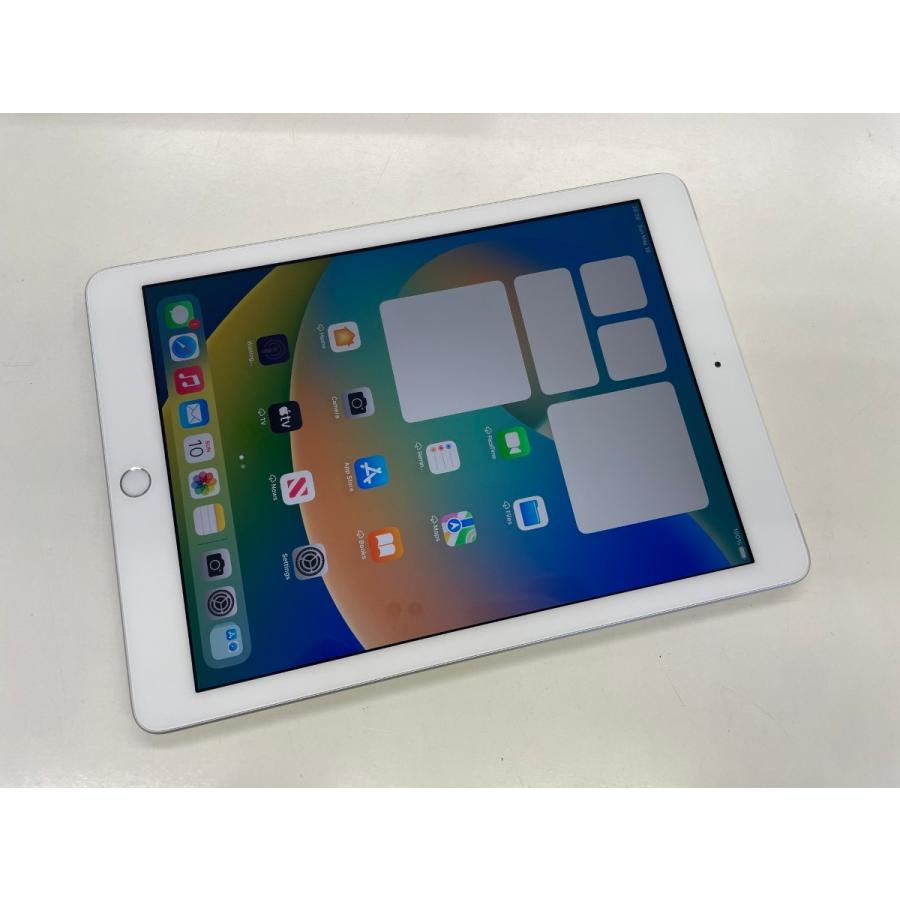 ☆送料無料☆美品☆au☆iPad 第5世代 Wi-Fi+Cellular 32GB☆シルバー 