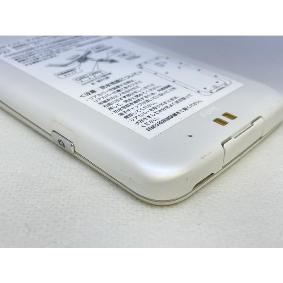 ☆送料無料☆docomo☆らくらくスマートフォン プレミアム F-09E