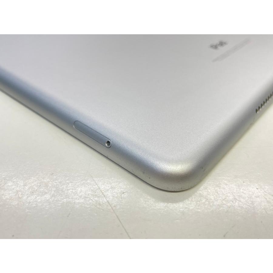 ☆送料無料☆ジャンク☆docomo☆iPad 第5世代 Wi-Fi+Cellular 32GB