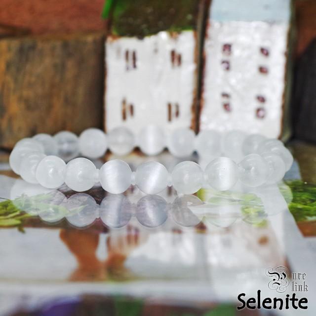 月の名を持ち白銀に光る癒しの魔石8mmAAA『セレナイト』ブレスレット
