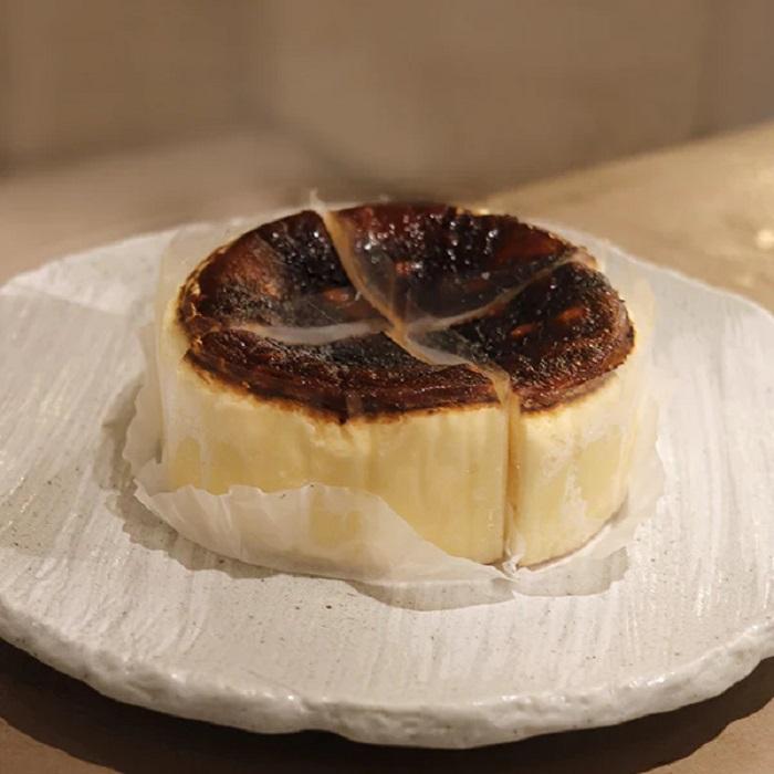 ベルリーベ 濃厚なめらかバスクチーズケーキ 4個 冷凍送料無料 |  | 01