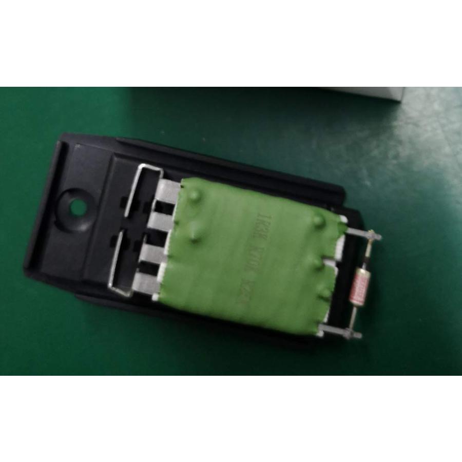 【並行輸入品】ブロワーモーター抵抗制御モジュール 00 11 Focus / 10 13 Transit Connect / 97 00 Con_3