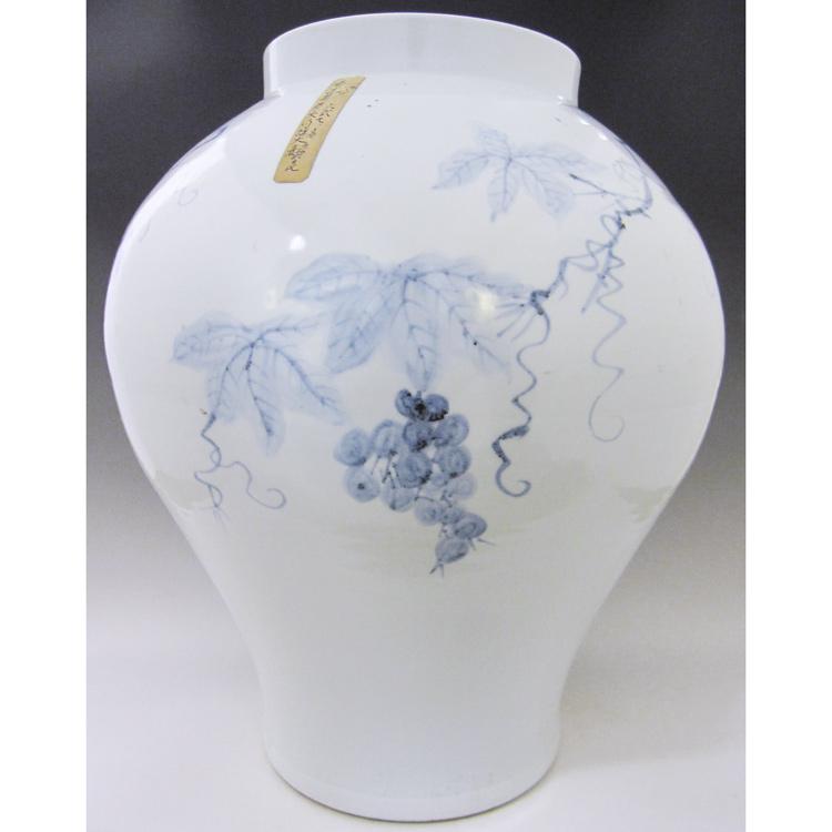 類品の少ない李朝花三島大壺桐箱入 類品の少ない李朝花