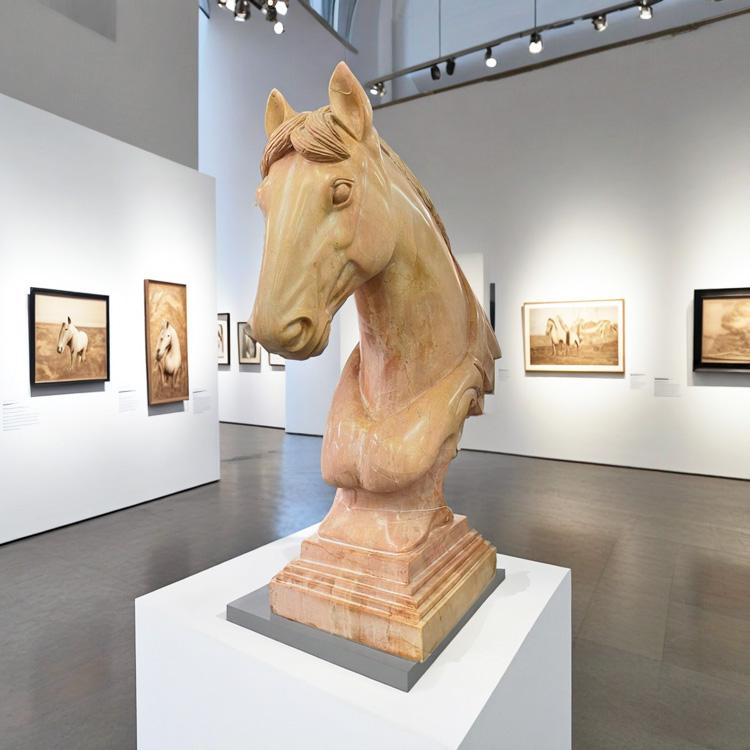 【美品】馬　彫刻　彫像　天然石　置物　インテリア　工芸品　美術品　A1571 美品】馬 彫刻 彫像 天然石 置物 インテリア 工芸品 美術品 A1571