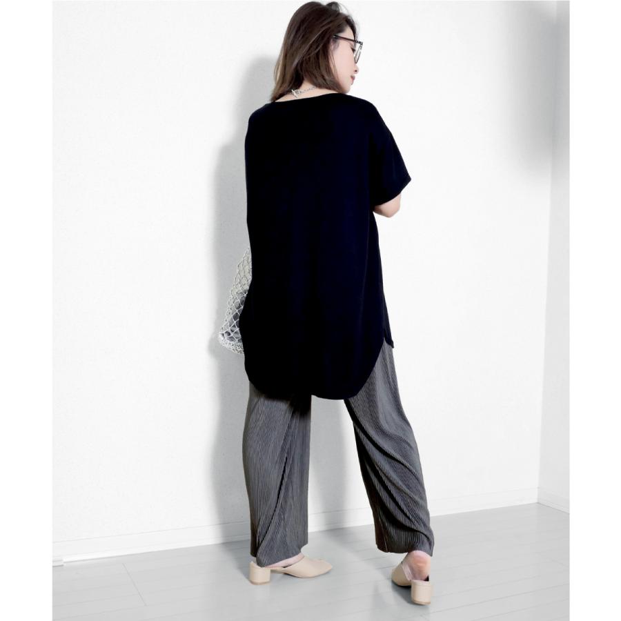 プリーツプリーズ綺麗なネイビーブルー色少しワイドのストレートパンツ