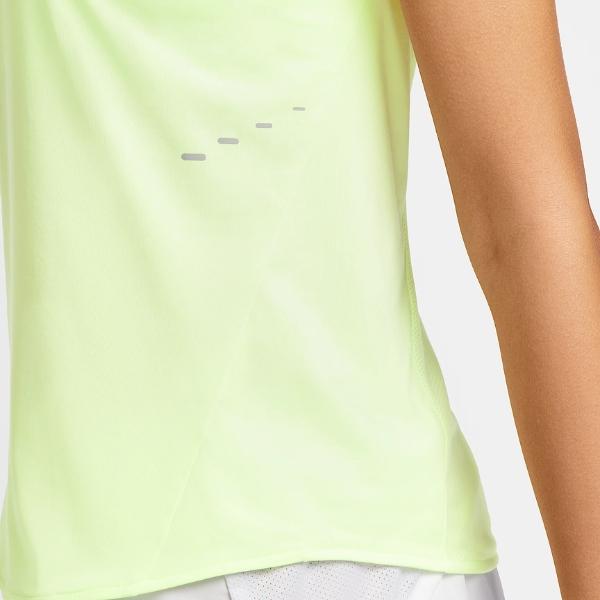 NIKE メール便発送可 ナイキ スウィフトタンクトップ HQ0621-701 NIKE メール便発送可 ナイキ スウィフトタンクトップ HQ0621-701