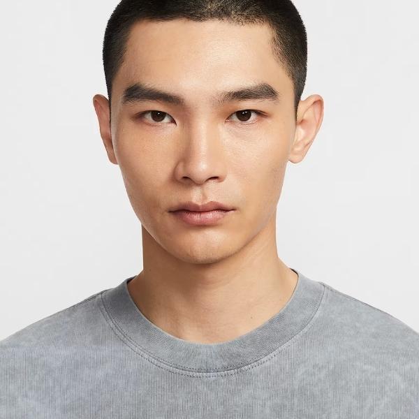 ウェア Mac JORDAN BRAND SP25 M J ESS Y2K GFX CREW HV9283-010｜アメ横