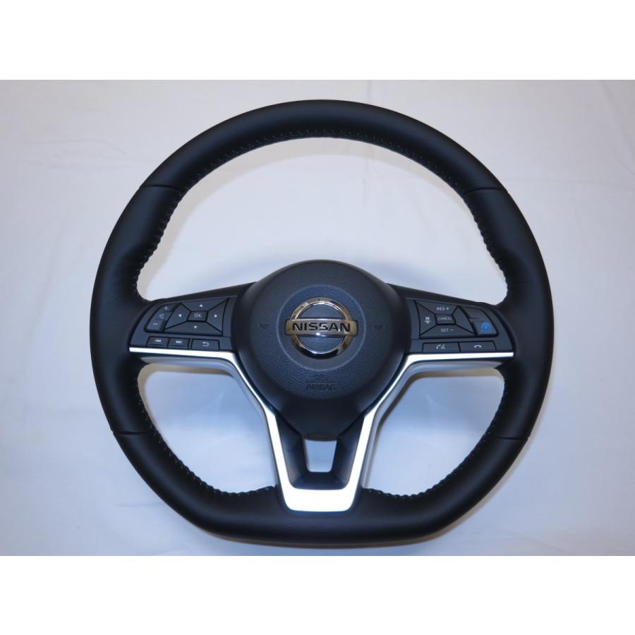 エクストレイル DNT31純正革ステアリング 松下自動車（有限会社キシアンドサンズリミテッド） / エクストレイル