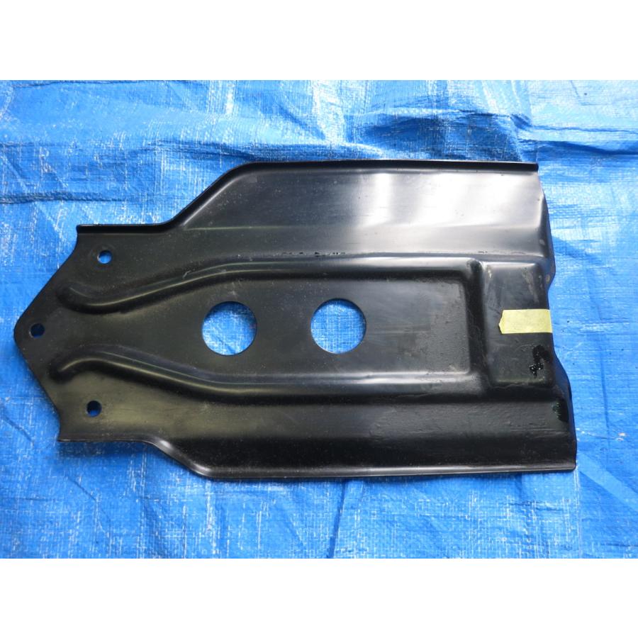 ランクル80 アンダーガードトヨタ純正 L5 ランクル ランドクルーザー 80 FZJ80G FJ80G HZJ81V HDJ81V