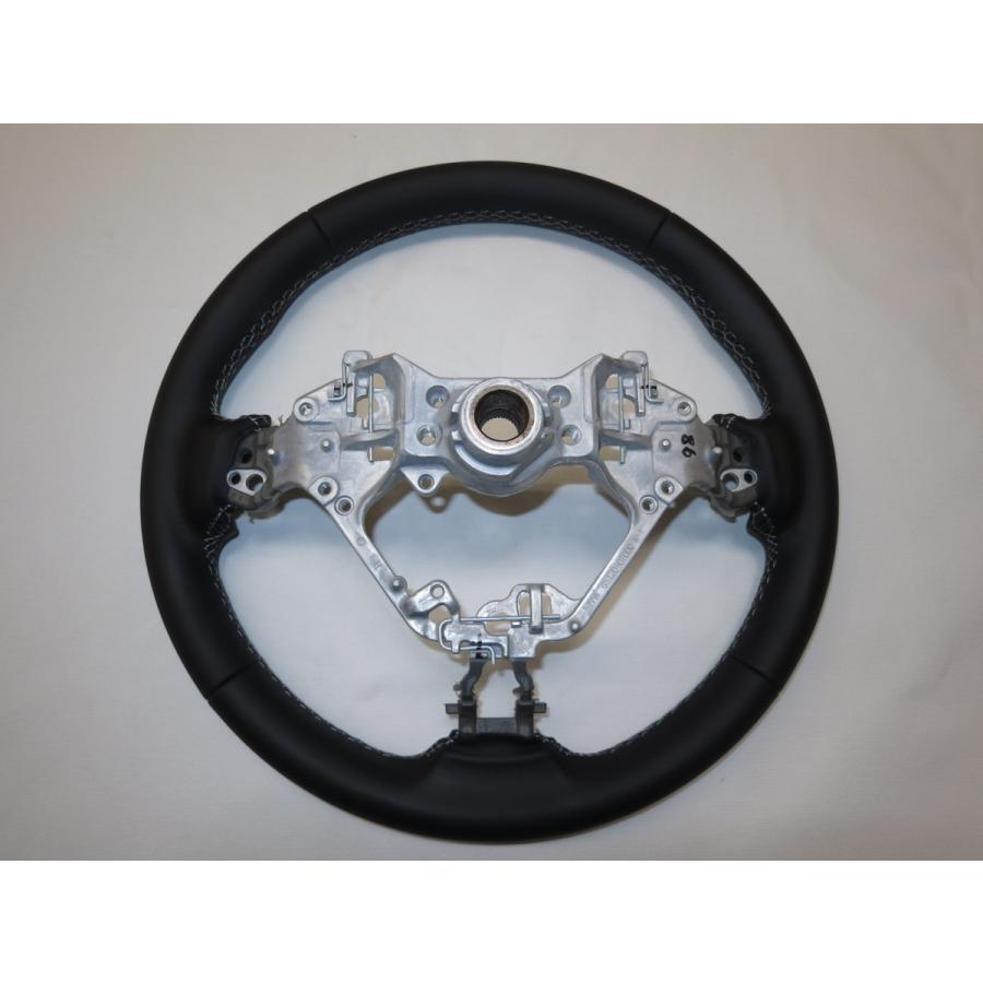 ヴィッツGR 小径本革巻き3本スポークステアリングホイール