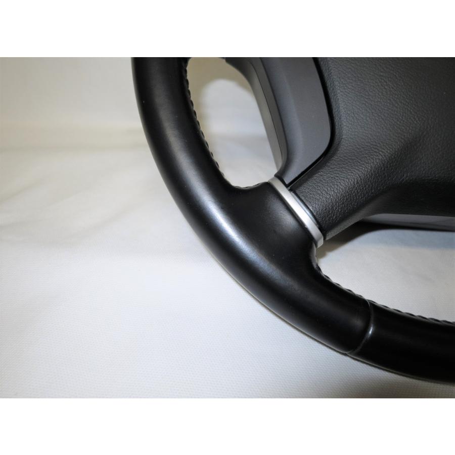 デリカ純正ハンドル旧車の為、エアバックはありません。