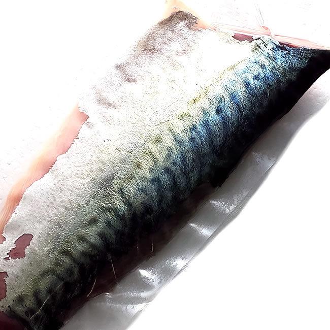 現品 お刺身用 山陰の真サバ フィレ 冷凍 片身または１尾分 140 179ｇ 山陰産 解凍して切るだけで生サバのお刺身が食べられます さば サバ さしみ Materialworldblog Com