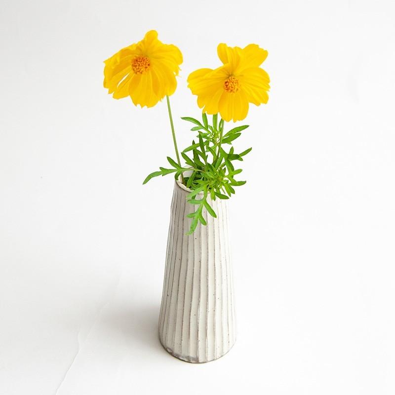 花器 花瓶 フワラーベース 一輪挿し 陶器 器 粉引 しのぎ 天草 陶磁器