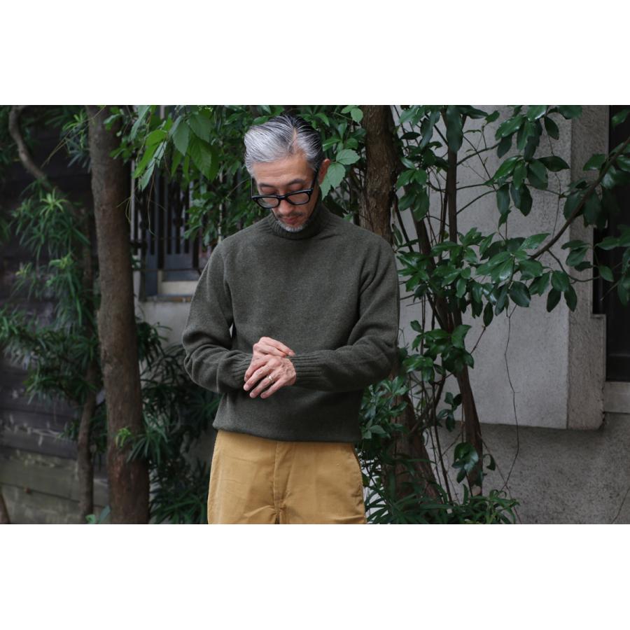INVERALLAN インバーアラン ラムズウール100% タートルネック INVERALLAN インバーアラン ラムズウール100% タートルネック
