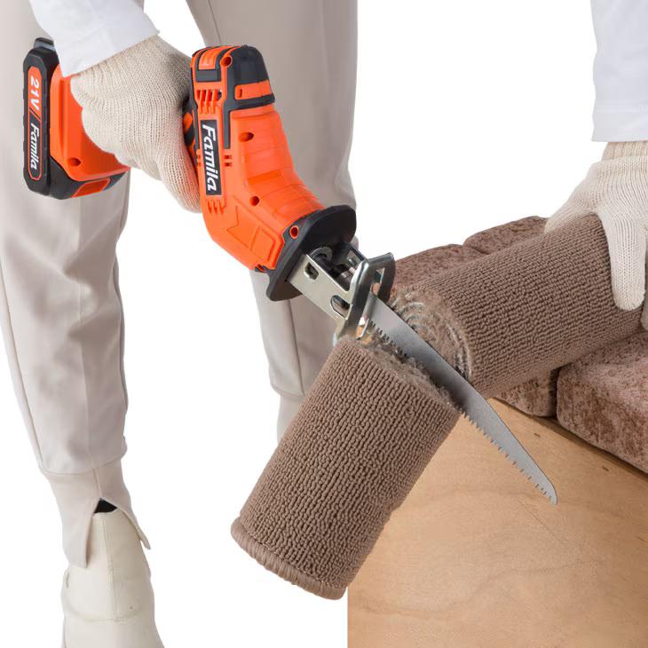 充電式コードレスのこぎり6点セット 替え刃2枚付き |  | 02