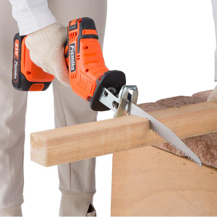 充電式コードレスのこぎり6点セット 専用替え刃2枚 予備バッテリー付き |  | 03