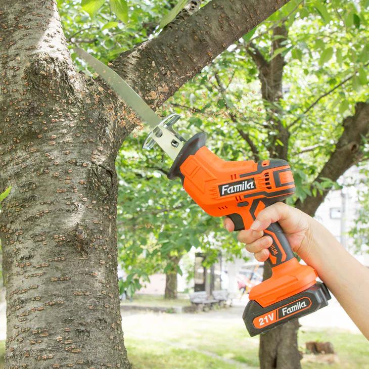 充電式コードレスのこぎり6点セット 専用替え刃2枚 予備バッテリー付き |  | 05