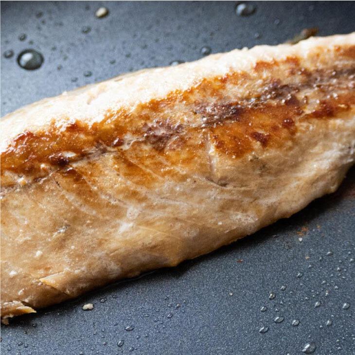 ファミラ レンジグリルパン 蒸し器プレート付き レシピブック付き レンジで焼き魚 電子レンジ調理器 焼き魚 ステーキ 焼き目 焼く 炊く レンジ 調理鍋 |  | 05