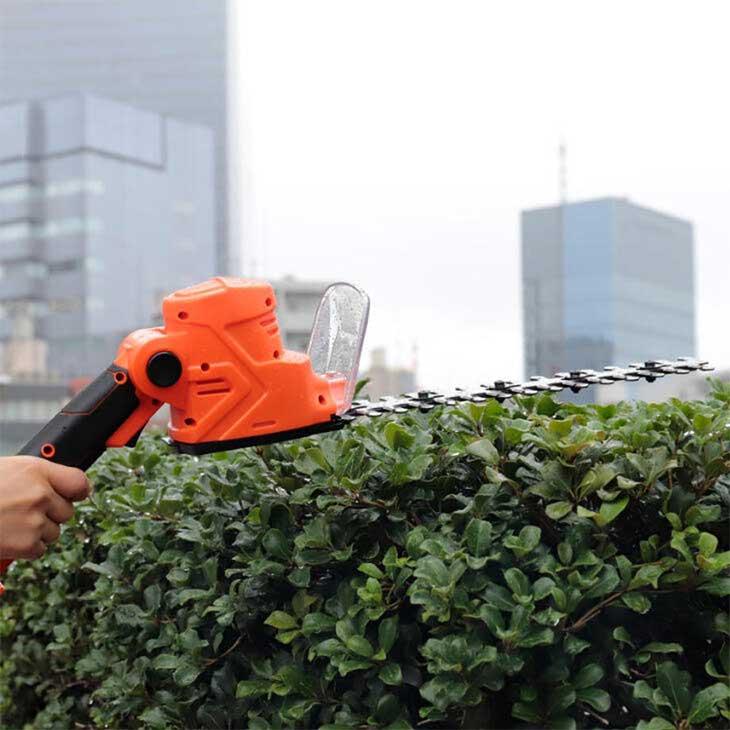 ファミラ 充電式コードレス生垣 草刈りバリカン 草刈機 刈払機 ヘッジトリマー 12点セットDX |  | 02